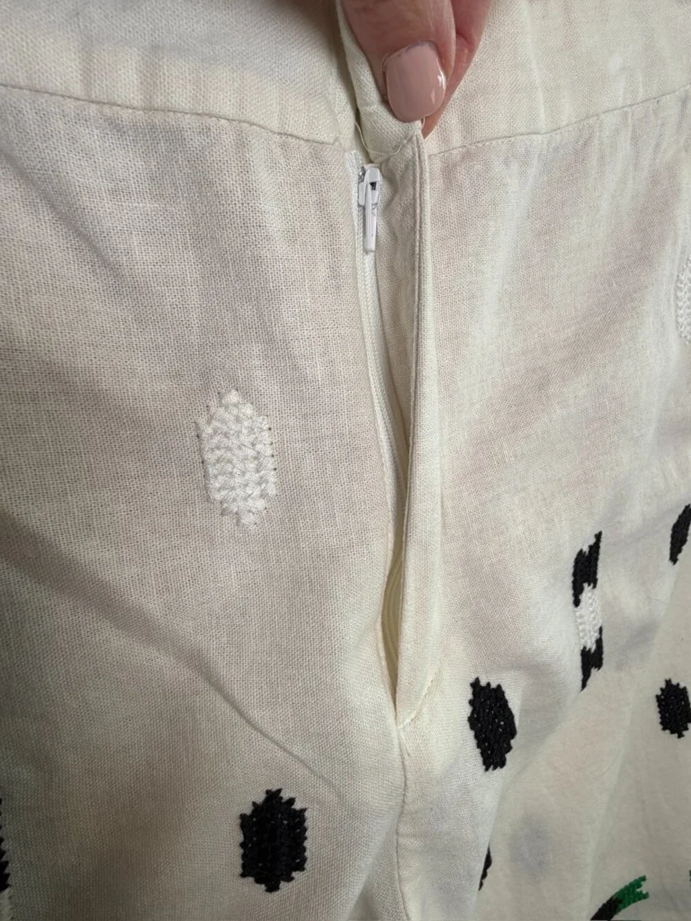 ZARA Embroidered Linen Cropped Pants Ivory Small